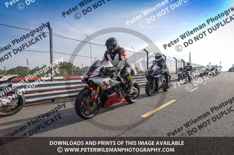 donington no limits trackday;donington park photographs;donington trackday photographs;no limits trackdays;peter wileman photography;trackday digital images;trackday photos